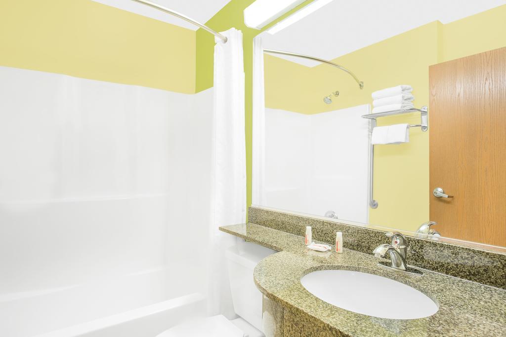 Microtel Inn & Suites By Wyndham Tuscumbia/Muscle Shoals Εξωτερικό φωτογραφία